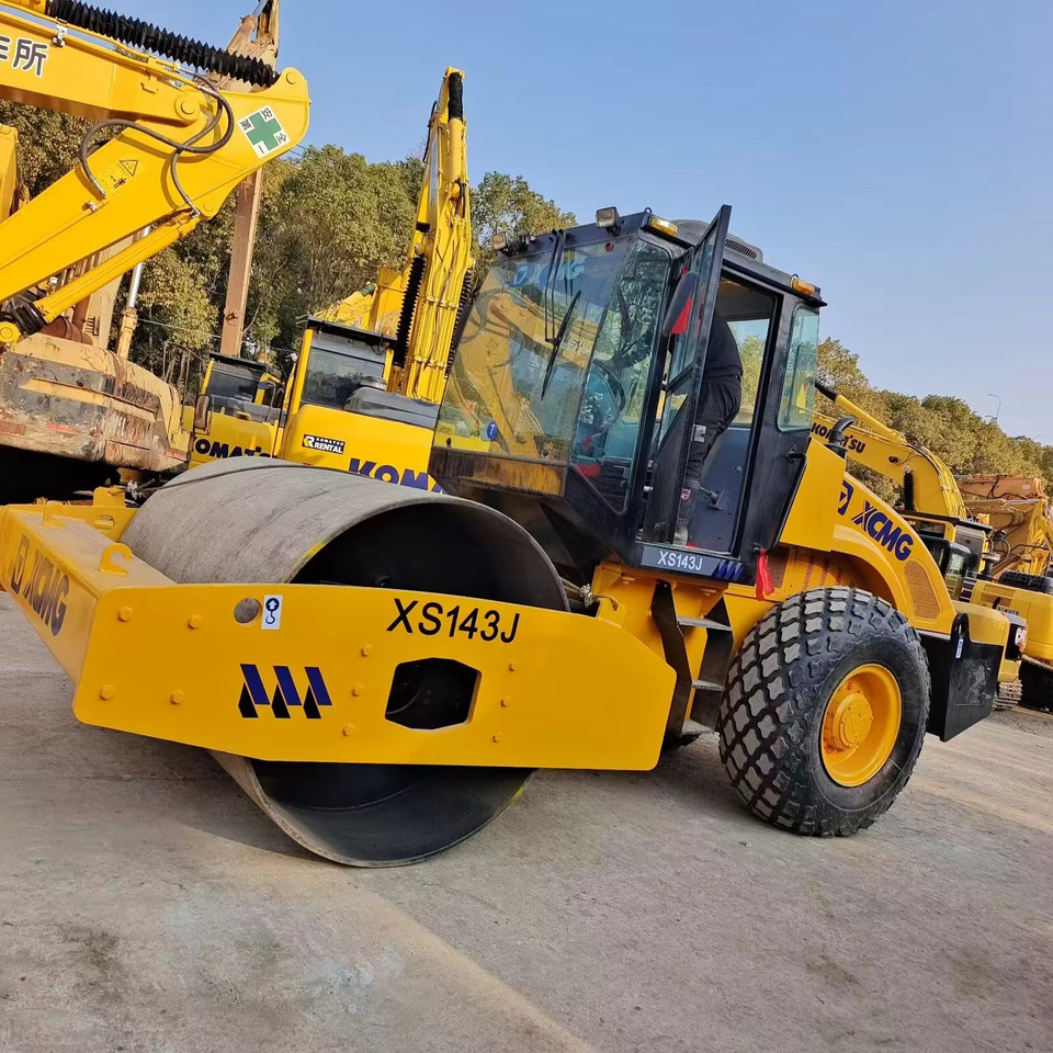 Xcmg xs143J - Compactor: picture 1 Xcmg xs143J - Compactor: picture 1