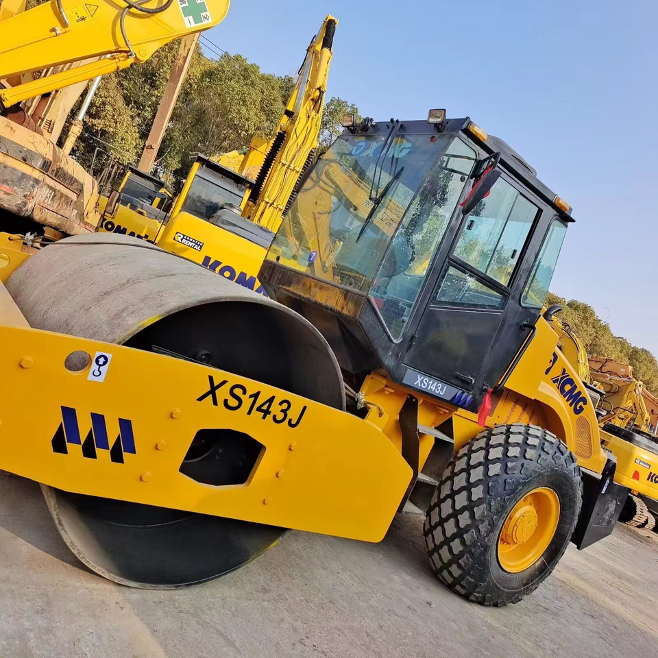 Xcmg xs143J - Compactor: picture 3 Xcmg xs143J - Compactor: picture 3