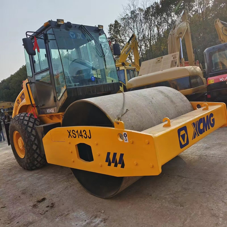 Xcmg xs143J - Compactor: picture 2 Xcmg xs143J - Compactor: picture 2