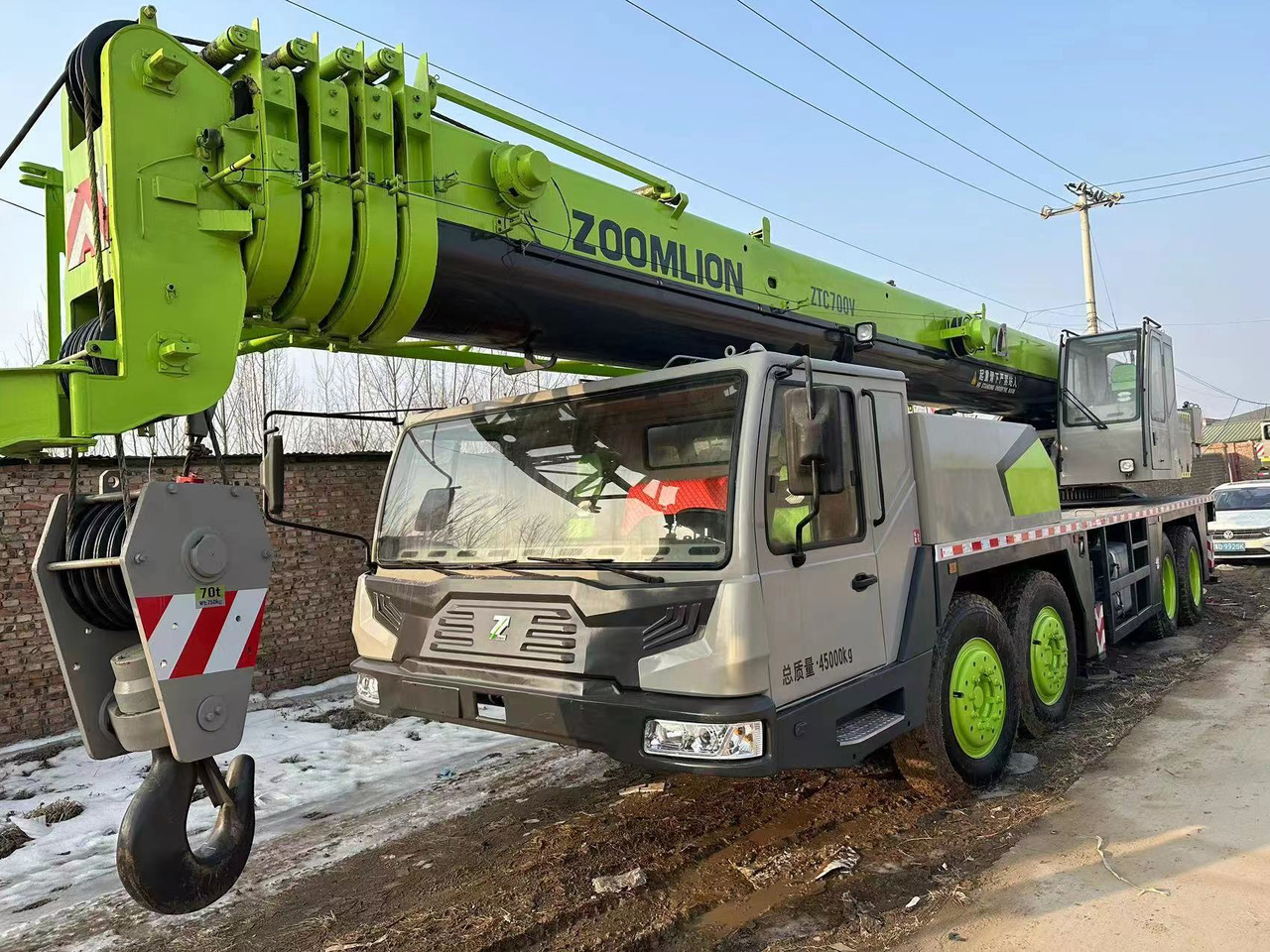 Zoomlion ZTC70 Used 70ton truck crane - Mobile crane: picture 3 Zoomlion ZTC70 Used 70ton truck crane - Mobile crane: picture 3