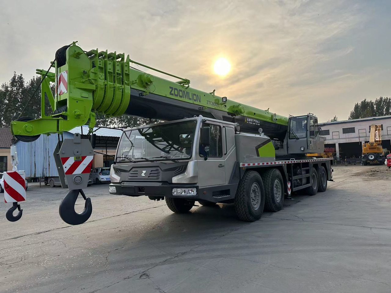 Zoomlion ZTC800V Used 80ton trcuk crane - Mobile crane: picture 4 Zoomlion ZTC800V Used 80ton trcuk crane - Mobile crane: picture 4