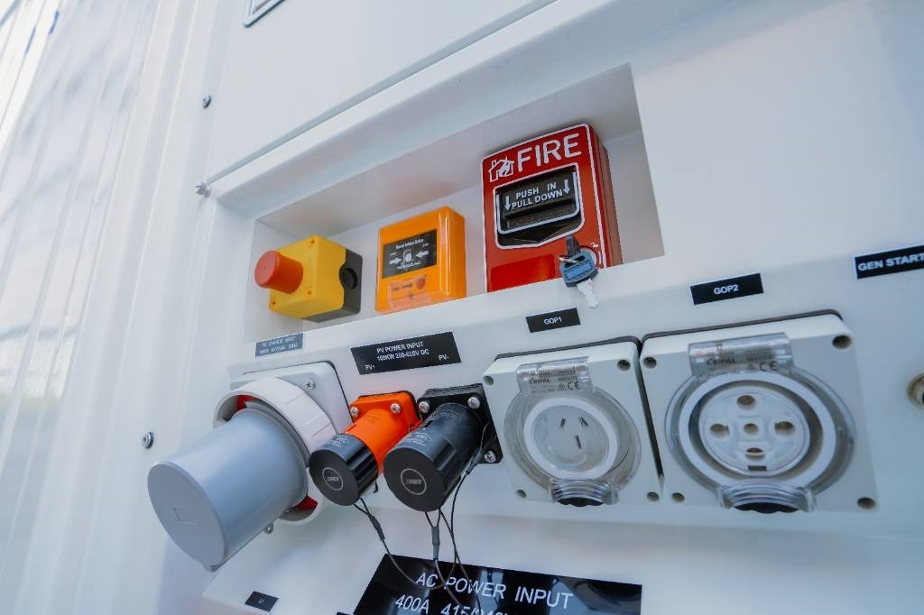 PES500 Hybrid Energy System - 500 kVA - 576 kWh - Generator set: picture 5 PES500 Hybrid Energy System - 500 kVA - 576 kWh - Generator set: picture 5