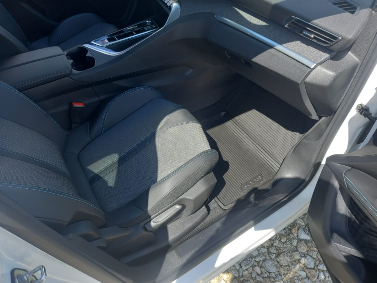 SUV PEUGEOT 5008 SUV: picture 14