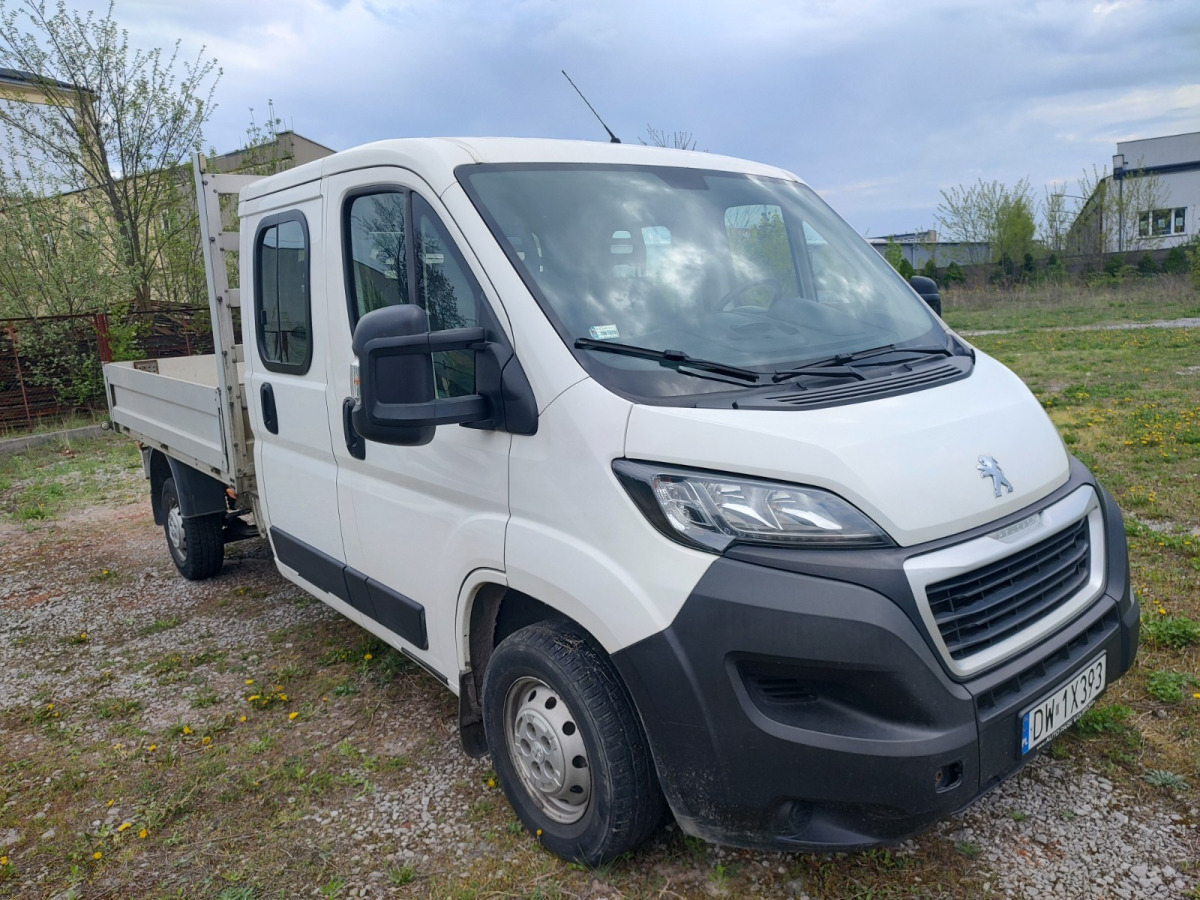 Combi van PEUGEOT BOXER DOKA: picture 1