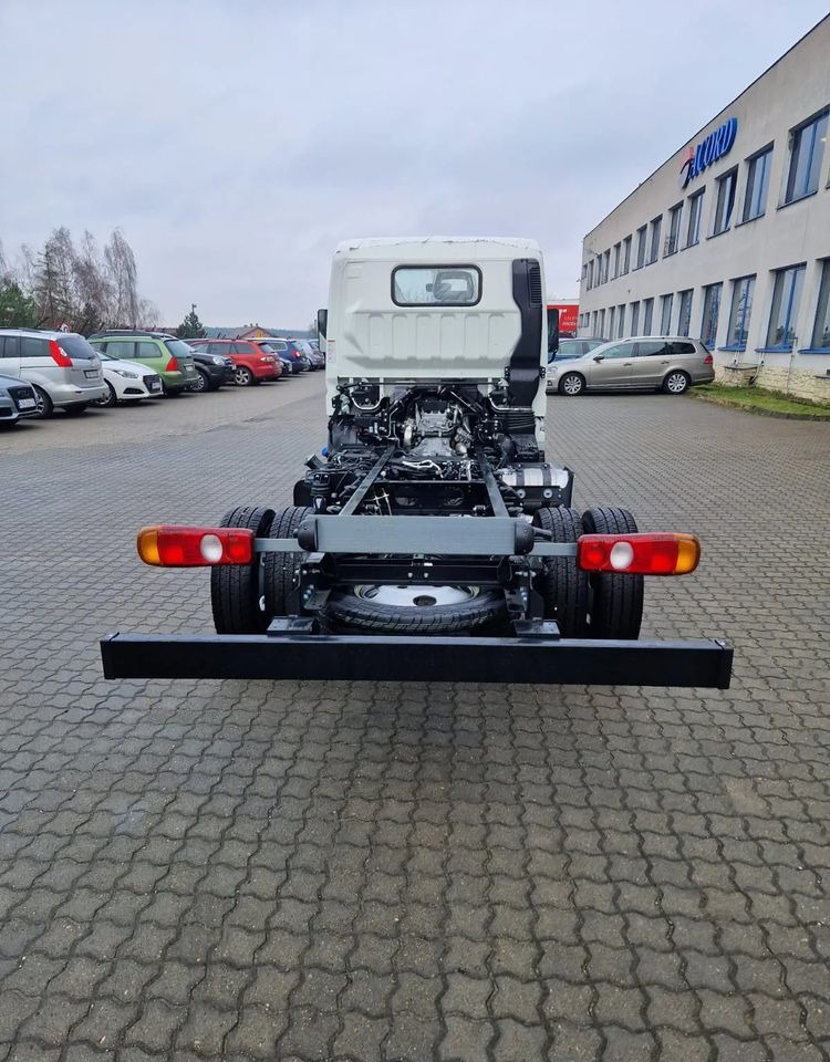 FUSO Canter 6S15 podwozie - Cab chassis truck: picture 3 FUSO Canter 6S15 podwozie - Cab chassis truck: picture 3