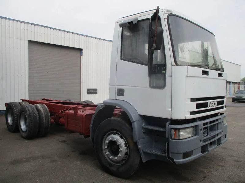 Iveco Eurotrakker 260 E 34 , Manual , 6x4 , Euro 2 - Cab chassis truck: picture 4 Iveco Eurotrakker 260 E 34 , Manual , 6x4 , Euro 2 - Cab chassis truck: picture 4