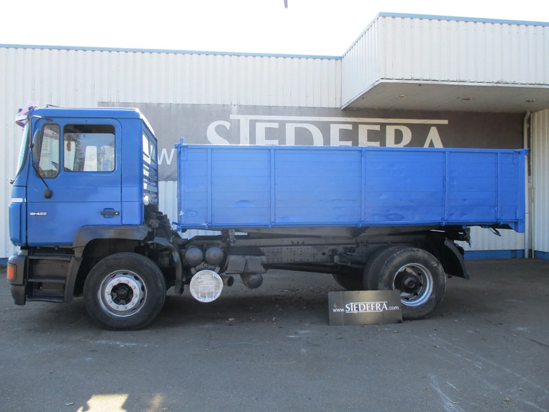MAN 19.422 , Manual , 3 way tipper , Spring suspension - Tipper: picture 2 MAN 19.422 , Manual , 3 way tipper , Spring suspension - Tipper: picture 2