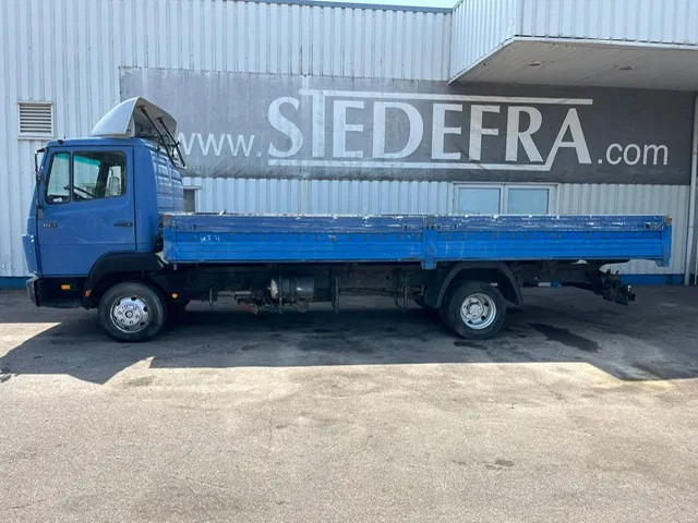 Mercedes-Benz 814 Ecoliner , Spring suspension , Manual , Euro 2 - Curtainsider truck: picture 2 Mercedes-Benz 814 Ecoliner , Spring suspension , Manual , Euro 2 - Curtainsider truck: picture 2