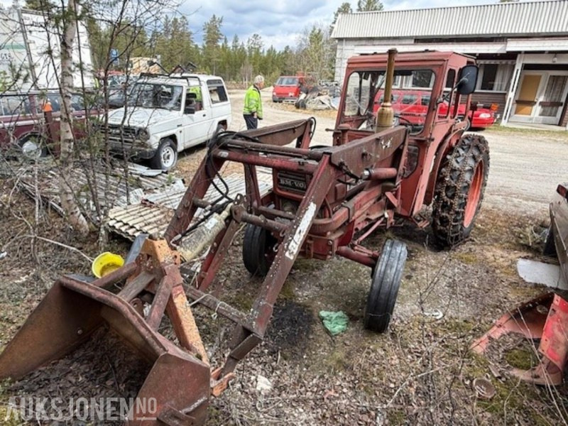 1971 Volvo bm 430 traktor med frontlaster og kjettinger - Farm tractor: picture 3 1971 Volvo bm 430 traktor med frontlaster og kjettinger - Farm tractor: picture 3