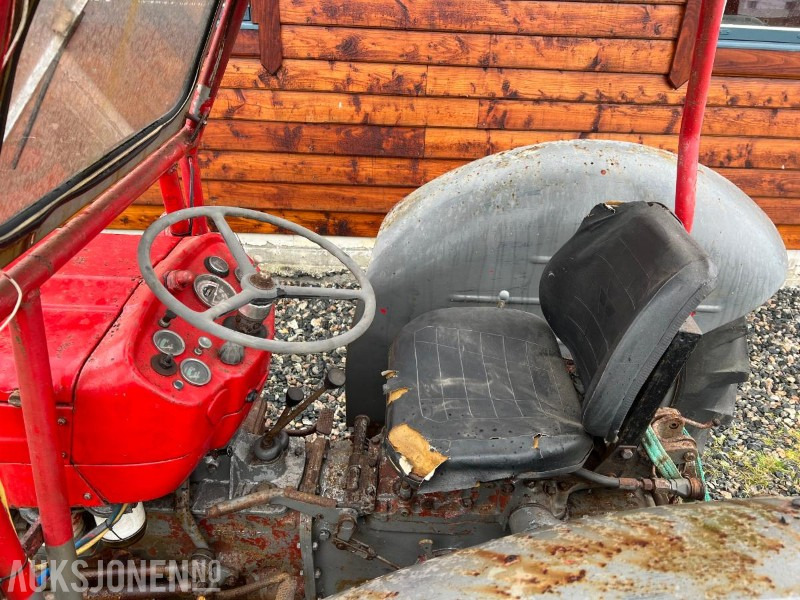 1978 Massey Ferguson MF 135 restaureringsobjekt - Farm tractor: picture 5 1978 Massey Ferguson MF 135 restaureringsobjekt - Farm tractor: picture 5