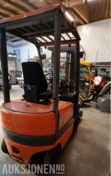 1997 Toyota Truck FBMF16 - Telescopic handler: picture 3 1997 Toyota Truck FBMF16 - Telescopic handler: picture 3