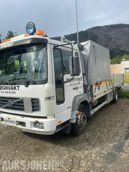 2000 Volvo FL 608 - Verkstedbil med kompressor som drives av en bensinmotor. - Dropside/ Flatbed truck: picture 1 2000 Volvo FL 608 - Verkstedbil med kompressor som drives av en bensinmotor. - Dropside/ Flatbed truck: picture 1