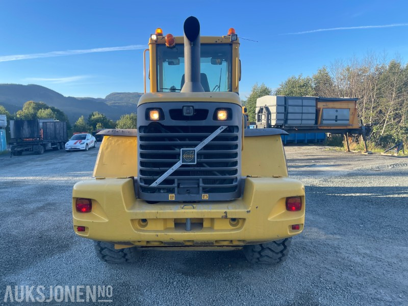 Wheel loader 2003 Volvo L90E: picture 6
