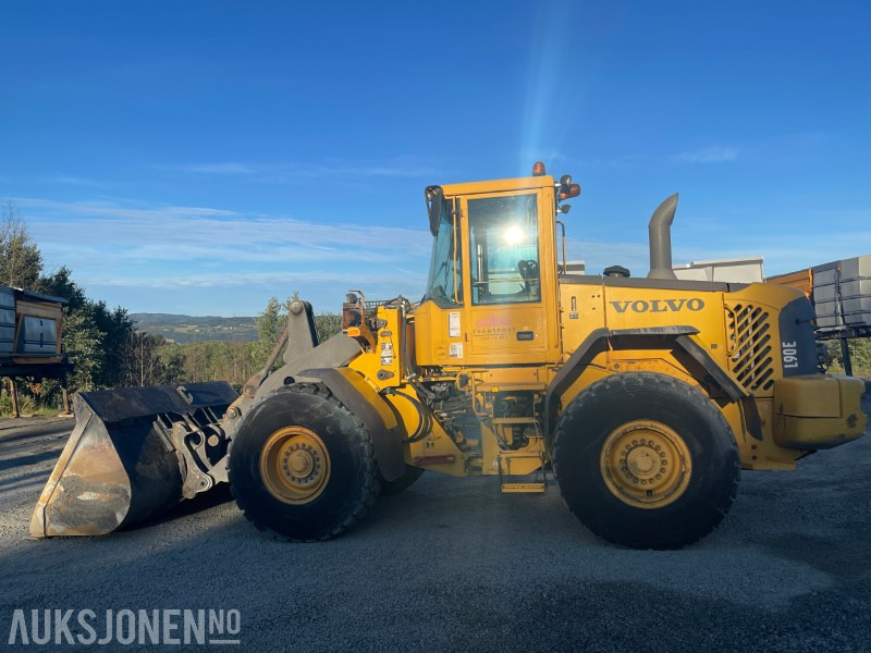Wheel loader 2003 Volvo L90E: picture 8