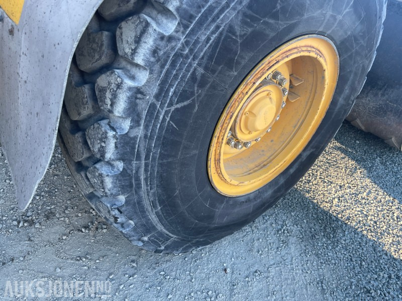 Wheel loader 2003 Volvo L90E: picture 15