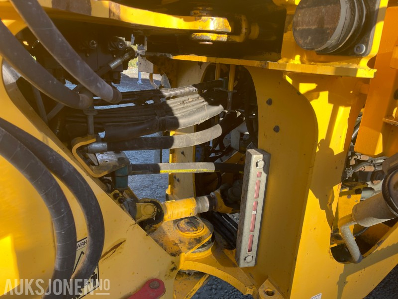 Wheel loader 2003 Volvo L90E: picture 20