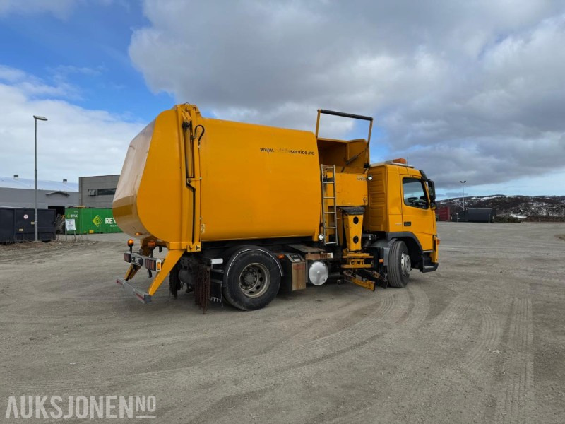 2004 Volvo FM-9 4X2 Komprimator - Sidelaster - 247983KM - Garbage truck: picture 4 2004 Volvo FM-9 4X2 Komprimator - Sidelaster - 247983KM - Garbage truck: picture 4