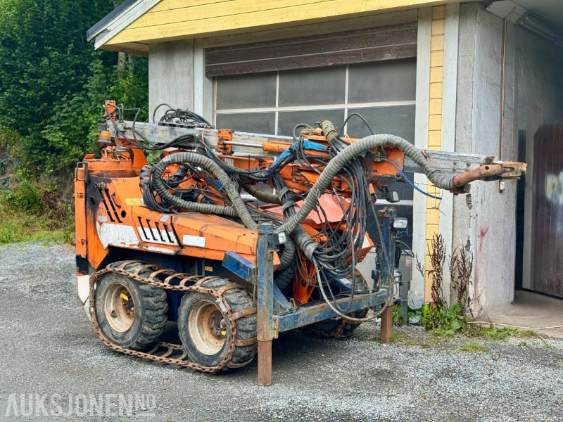 2005 Tamrock Commando 120 Borerigg - Slagtimer: 5481 - Drilling rig: picture 3 2005 Tamrock Commando 120 Borerigg - Slagtimer: 5481 - Drilling rig: picture 3