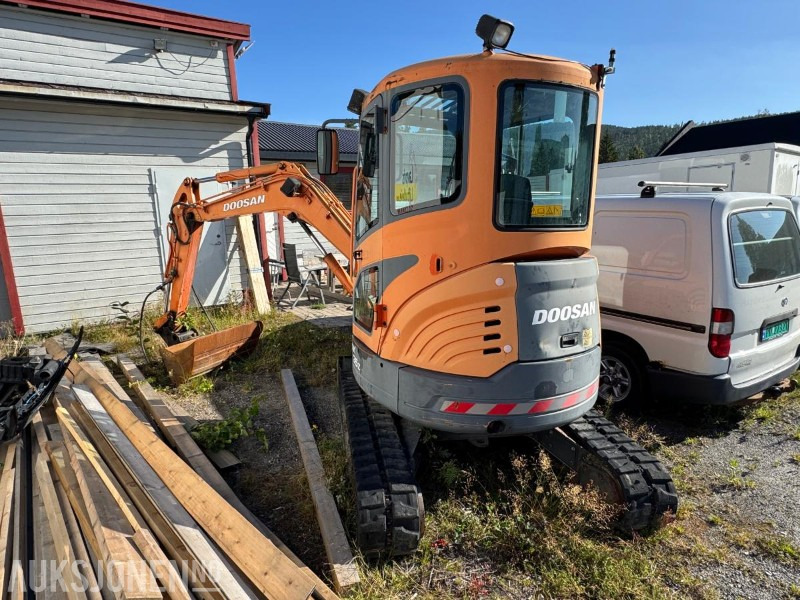 2007 Doosan DX35Z gravemaskin med tilt og pusseskuffe / rep objekt / 1729 timer - Excavator: picture 3 2007 Doosan DX35Z gravemaskin med tilt og pusseskuffe / rep objekt / 1729 timer - Excavator: picture 3