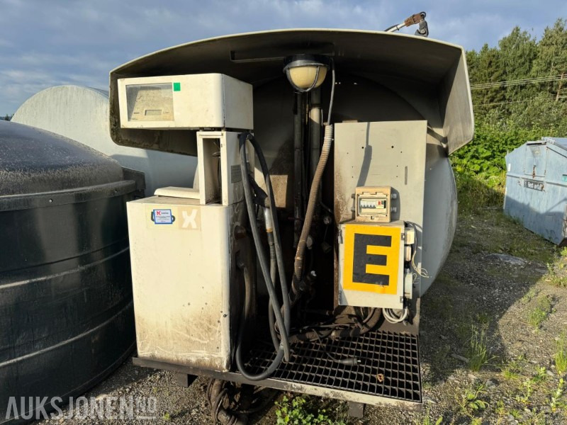 2007 Tankanlegg med pumpe og opplegg for kortleser 19900 liter - Construction equipment: picture 2 2007 Tankanlegg med pumpe og opplegg for kortleser 19900 liter - Construction equipment: picture 2