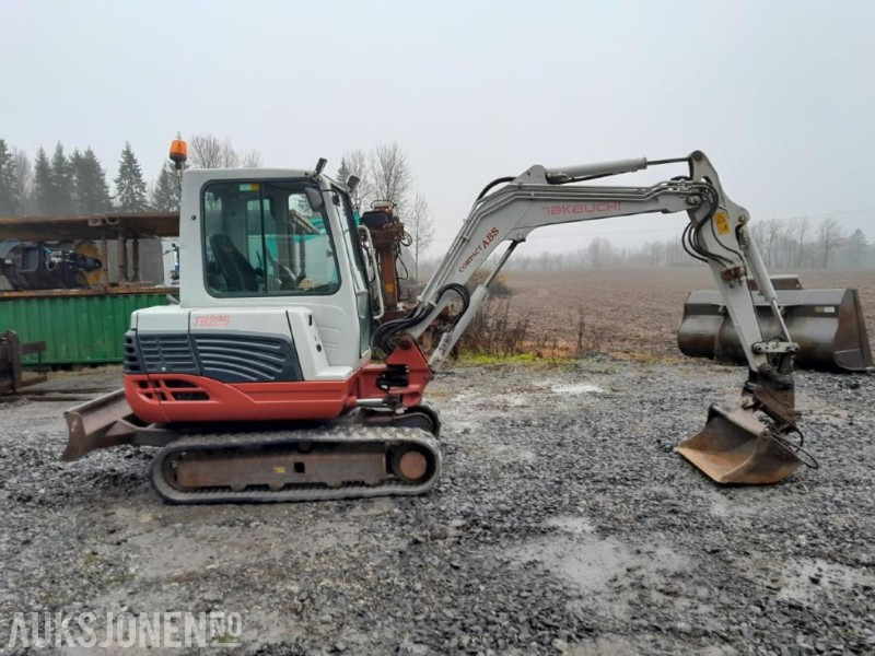 2009 Takeuchi ABS TB235 Gravemaskin / Minigraver - Mini excavator: picture 4 2009 Takeuchi ABS TB235 Gravemaskin / Minigraver - Mini excavator: picture 4