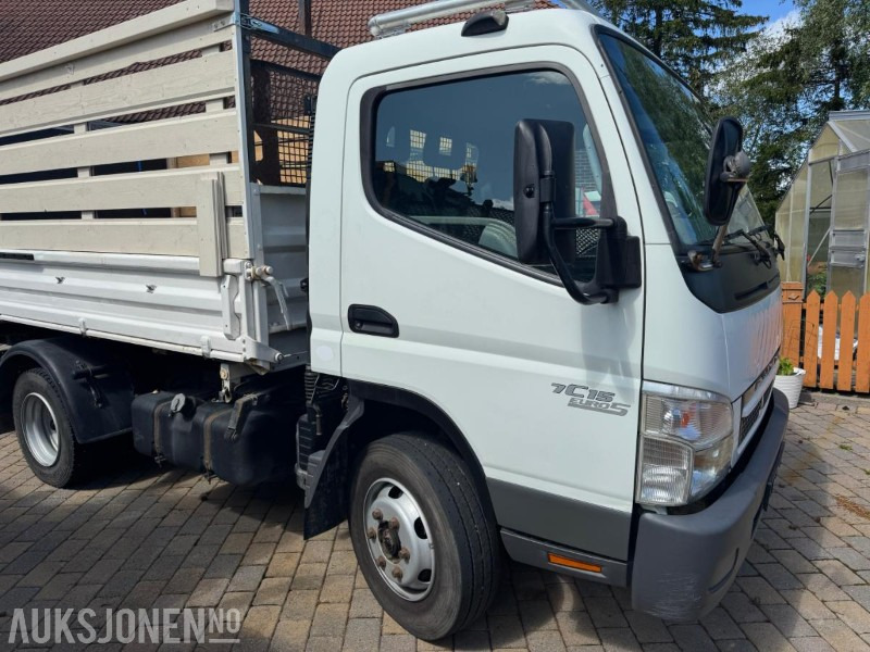 2010 Fuso FUSO 7C15 Bakmontert kran Treveis tipp Høye lemmer - Tipper: picture 4 2010 Fuso FUSO 7C15 Bakmontert kran Treveis tipp Høye lemmer - Tipper: picture 4