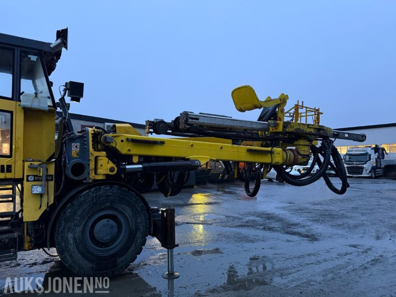 2012 Atlas Copco Boomer E2C Borerigg, To-bom oppsett med integrert kurv - Drilling rig: picture 5 2012 Atlas Copco Boomer E2C Borerigg, To-bom oppsett med integrert kurv - Drilling rig: picture 5
