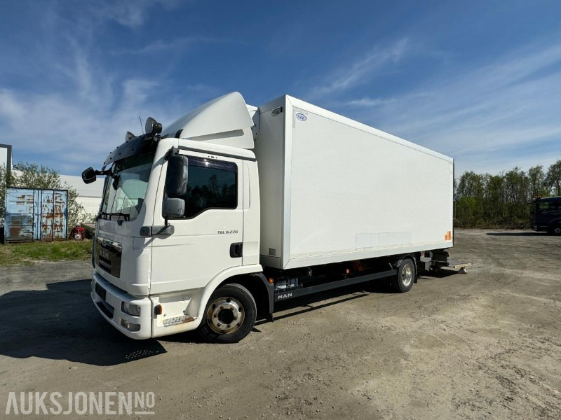 2013 MAN TGL 8.220 4X2BL - 18PL Carrier Frys - Bakløft - EU-Godkjent - Box truck: picture 1 2013 MAN TGL 8.220 4X2BL - 18PL Carrier Frys - Bakløft - EU-Godkjent - Box truck: picture 1