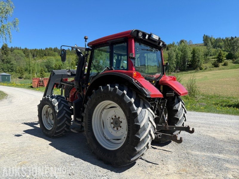 2013 Valtra 8670 traktor - Fjærende fremaksel - Hyttefjæring - 2 seter - Farm tractor: picture 4 2013 Valtra 8670 traktor - Fjærende fremaksel - Hyttefjæring - 2 seter - Farm tractor: picture 4