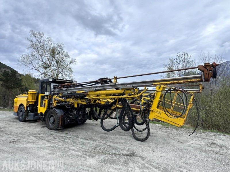 2015 Atlas Copco Boomer M2C - Gruve- og tunellborerigg - 2 boms rigg med personkurv - Drilling rig: picture 1 2015 Atlas Copco Boomer M2C - Gruve- og tunellborerigg - 2 boms rigg med personkurv - Drilling rig: picture 1