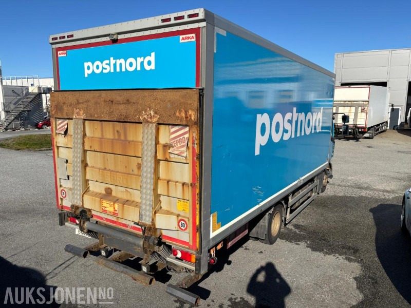 2015 Renault Trucks D12. Skapbil med bakløfter. - Box truck: picture 5 2015 Renault Trucks D12. Skapbil med bakløfter. - Box truck: picture 5
