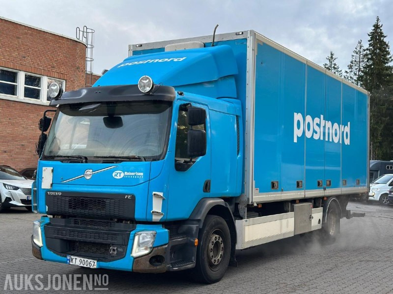 2015 Volvo FE 320 4x2 Euro6 skapbil med bakløft full sideåpning 18 Paller. - Box truck: picture 1 2015 Volvo FE 320 4x2 Euro6 skapbil med bakløft full sideåpning 18 Paller. - Box truck: picture 1