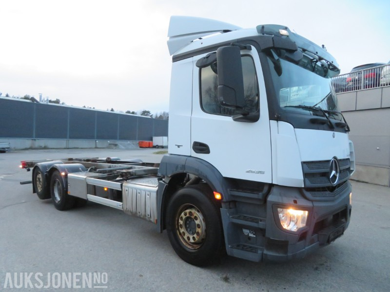 2016 Mercedes-Benz ANTOS 2535, kun 72109 km, automat, multiratt, ryggekamera, - Container transporter/ Swap body truck: picture 3 2016 Mercedes-Benz ANTOS 2535, kun 72109 km, automat, multiratt, ryggekamera, - Container transporter/ Swap body truck: picture 3