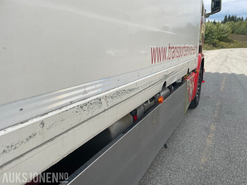 Box truck 2017 Scania R-580 Ekeriskap m/full sideåpning og 2t bakløfter: picture 12