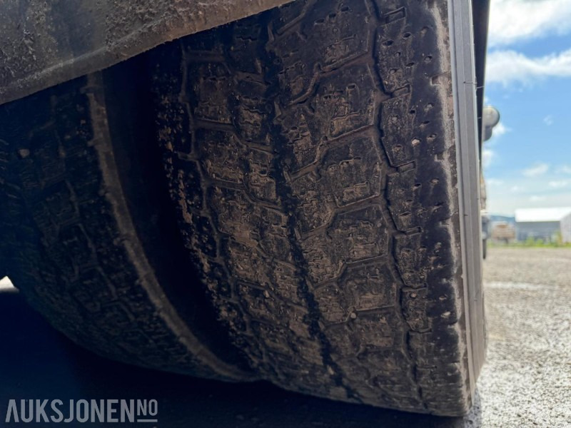 Log truck 2018 Volvo FH16 8X4 Euro6 komplett tømmerbil med kran og henger.: picture 16