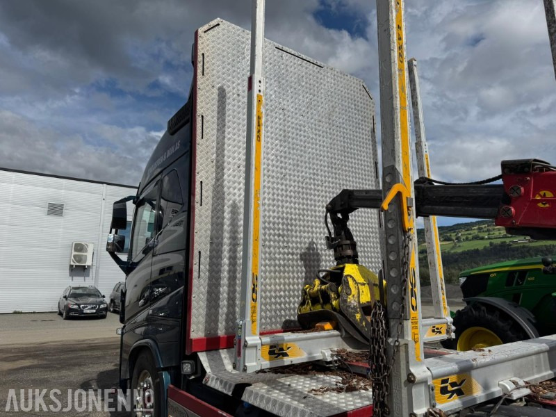 Log truck 2018 Volvo FH16 8X4 Euro6 komplett tømmerbil med kran og henger.: picture 17