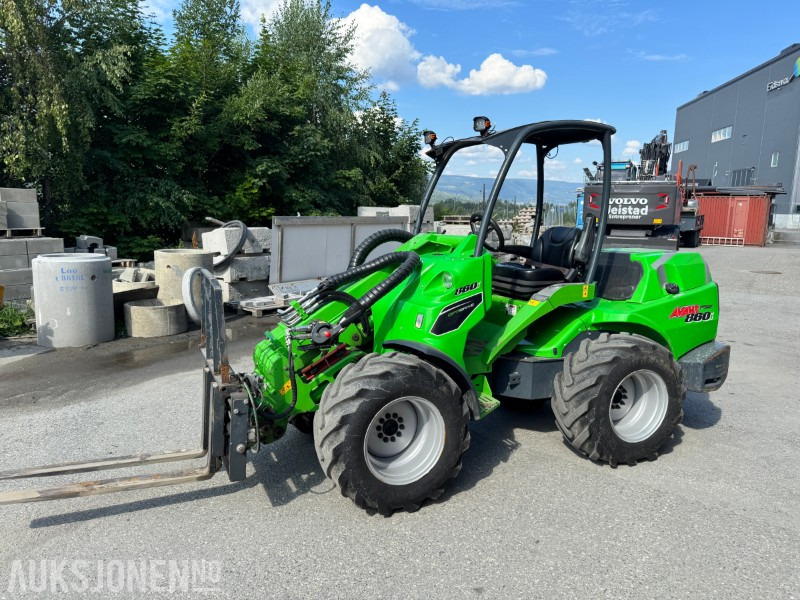 2020 Avant M860 KOMPAKTLASTER MED MASSE UTSTYR - Skid steer loader: picture 1 2020 Avant M860 KOMPAKTLASTER MED MASSE UTSTYR - Skid steer loader: picture 1