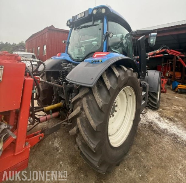 2020 Traktor - Valtra N174 med Ducker 700 klippepanne og frontlaster - Farm tractor: picture 5 2020 Traktor - Valtra N174 med Ducker 700 klippepanne og frontlaster - Farm tractor: picture 5