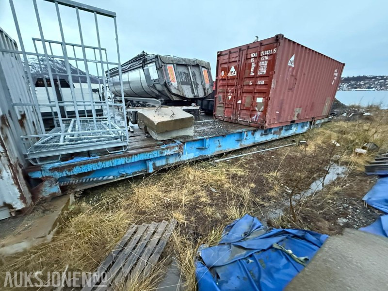 40 Fots flak til sidelaster - med støttelabber - Flatbed body: picture 1 40 Fots flak til sidelaster - med støttelabber - Flatbed body: picture 1