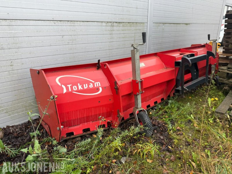 2014 Tokvam snøskjær til kunstgressbaner. - Agricultural machinery: picture 2 2014 Tokvam snøskjær til kunstgressbaner. - Agricultural machinery: picture 2