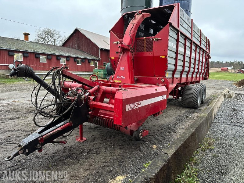 JF ES4200 - SNITTEVOGN - Agricultural machinery: picture 1 JF ES4200 - SNITTEVOGN - Agricultural machinery: picture 1
