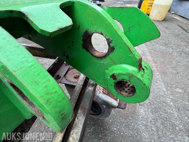 Lite brukt løftearm til Avant 630 - Agricultural machinery: picture 4 Lite brukt løftearm til Avant 630 - Agricultural machinery: picture 4