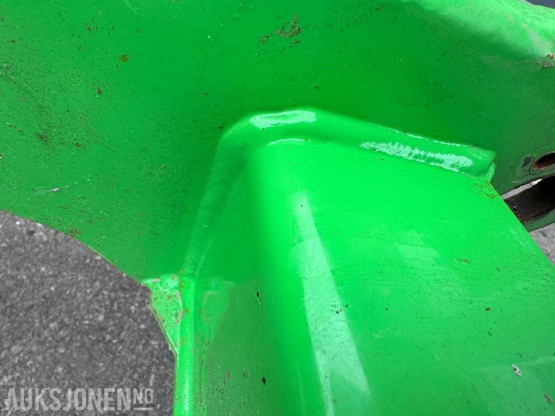 Lite brukt løftearm til Avant 630 - Agricultural machinery: picture 3 Lite brukt løftearm til Avant 630 - Agricultural machinery: picture 3