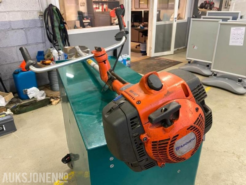 Ryddesag Husqvarna 555 FXT - Agricultural machinery: picture 1 Ryddesag Husqvarna 555 FXT - Agricultural machinery: picture 1