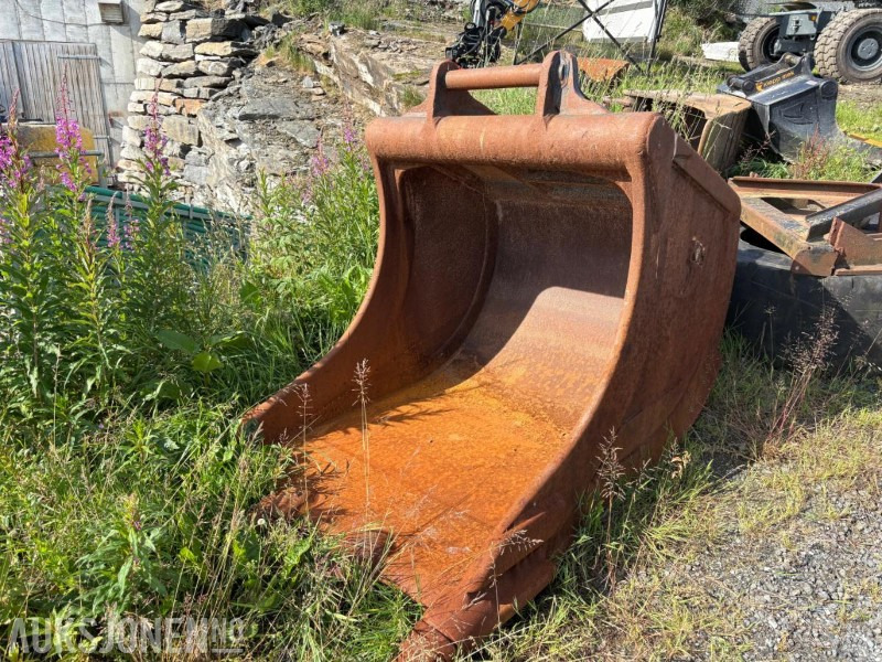 1500l kleppmekk graveskuff s-70 feste - Attachment for Construction machinery: picture 2 1500l kleppmekk graveskuff s-70 feste - Attachment for Construction machinery: picture 2
