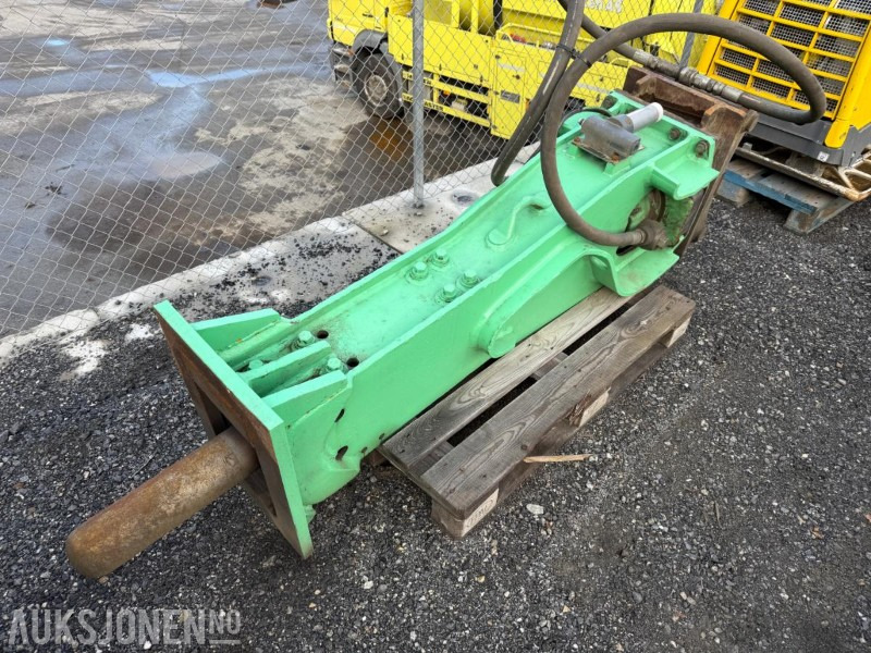 2002 Montabert pigghammer 900 m/S60 feste - Attachment for Construction machinery: picture 1 2002 Montabert pigghammer 900 m/S60 feste - Attachment for Construction machinery: picture 1