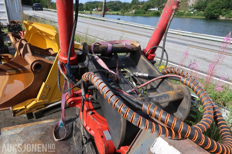 2011 Indexator RT80 Tiltrotator med skadet SMP skuffe - Attachment for Construction machinery: picture 2 2011 Indexator RT80 Tiltrotator med skadet SMP skuffe - Attachment for Construction machinery: picture 2