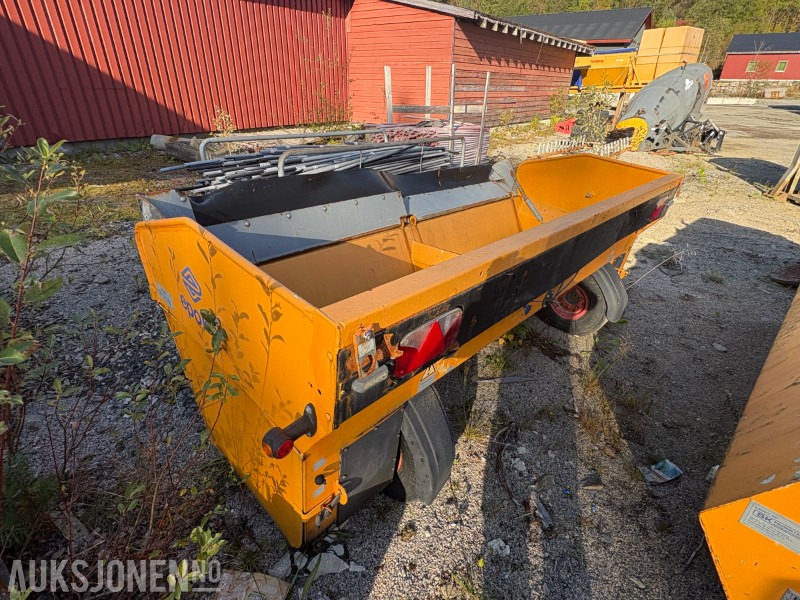 2015 Epoke TKB12-280 Sand- og saltspreder - Attachment for Construction machinery: picture 3 2015 Epoke TKB12-280 Sand- og saltspreder - Attachment for Construction machinery: picture 3