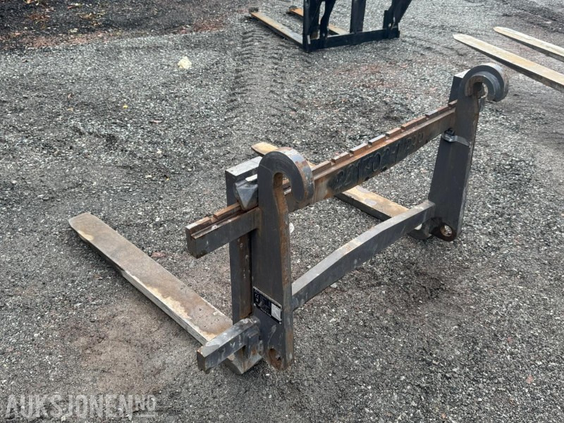2023 Volvo pallegafler - Attachment for Construction machinery: picture 2 2023 Volvo pallegafler - Attachment for Construction machinery: picture 2