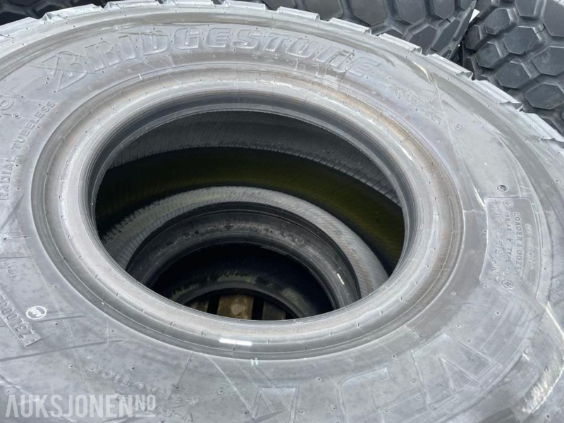 4 stk. NYE Bridgestone VJT 23,5/R 25 dekk - VOLVO L 110/120. - Attachment for Construction machinery: picture 2 4 stk. NYE Bridgestone VJT 23,5/R 25 dekk - VOLVO L 110/120. - Attachment for Construction machinery: picture 2